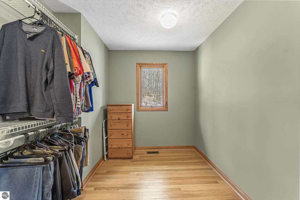 4 Bedroom Single Family Home/House's Image 28
