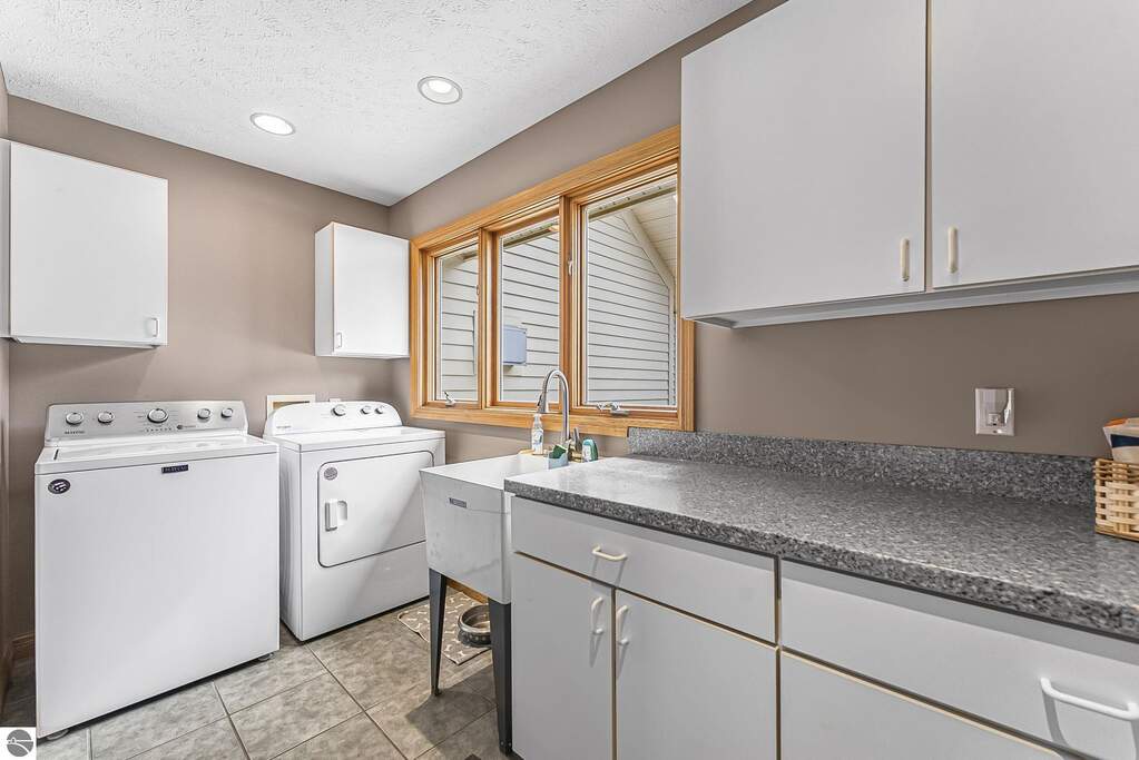 4 Bedroom Single Family Home/House's Image 35