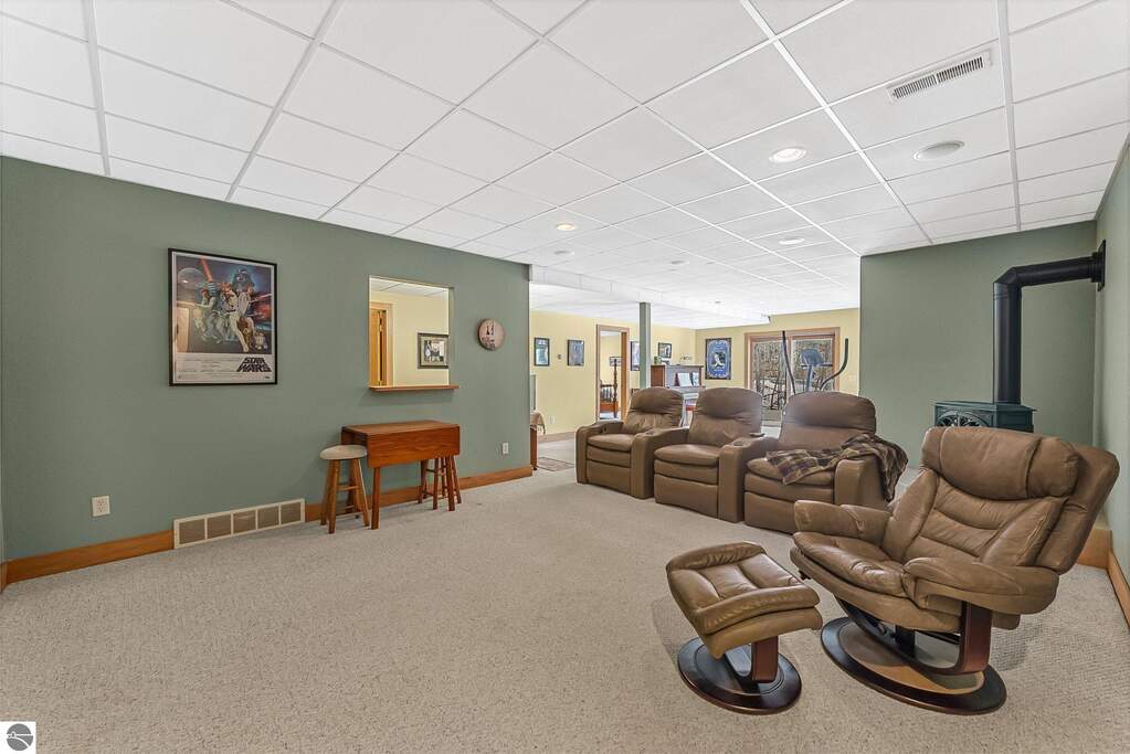 4 Bedroom Single Family Home/House's Image 38