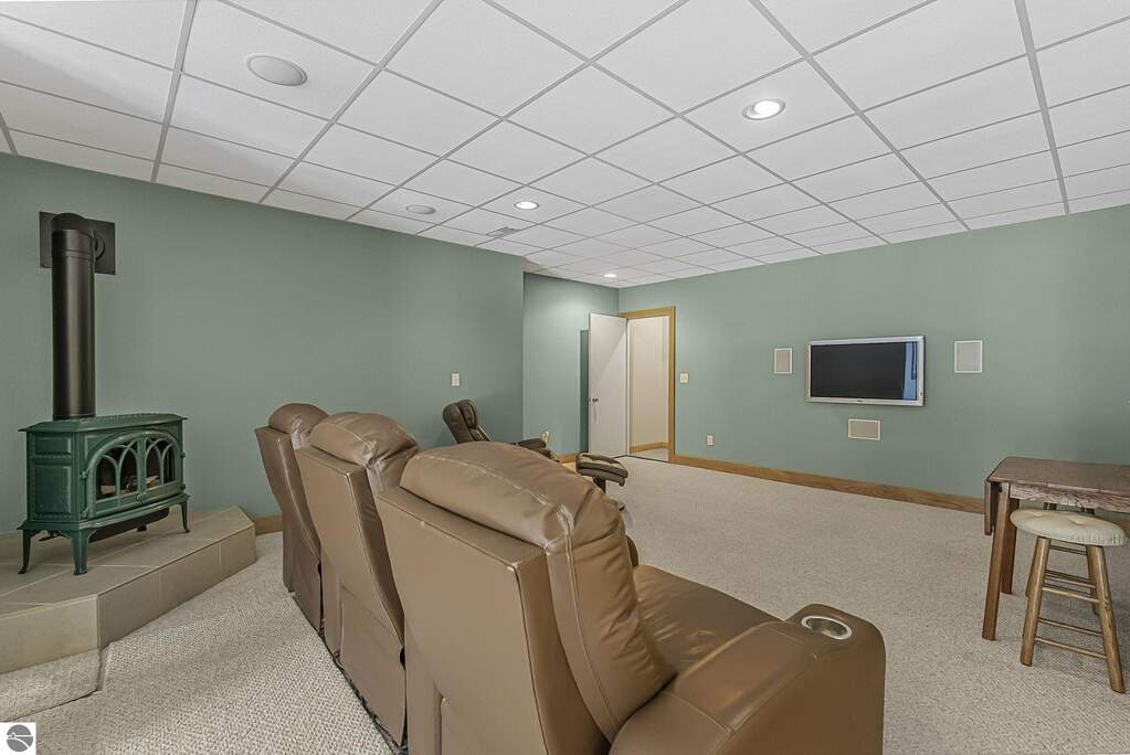4 Bedroom Single Family Home/House's Image 39