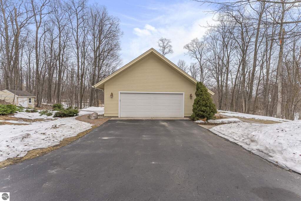 4 Bedroom Single Family Home/House's Image 51