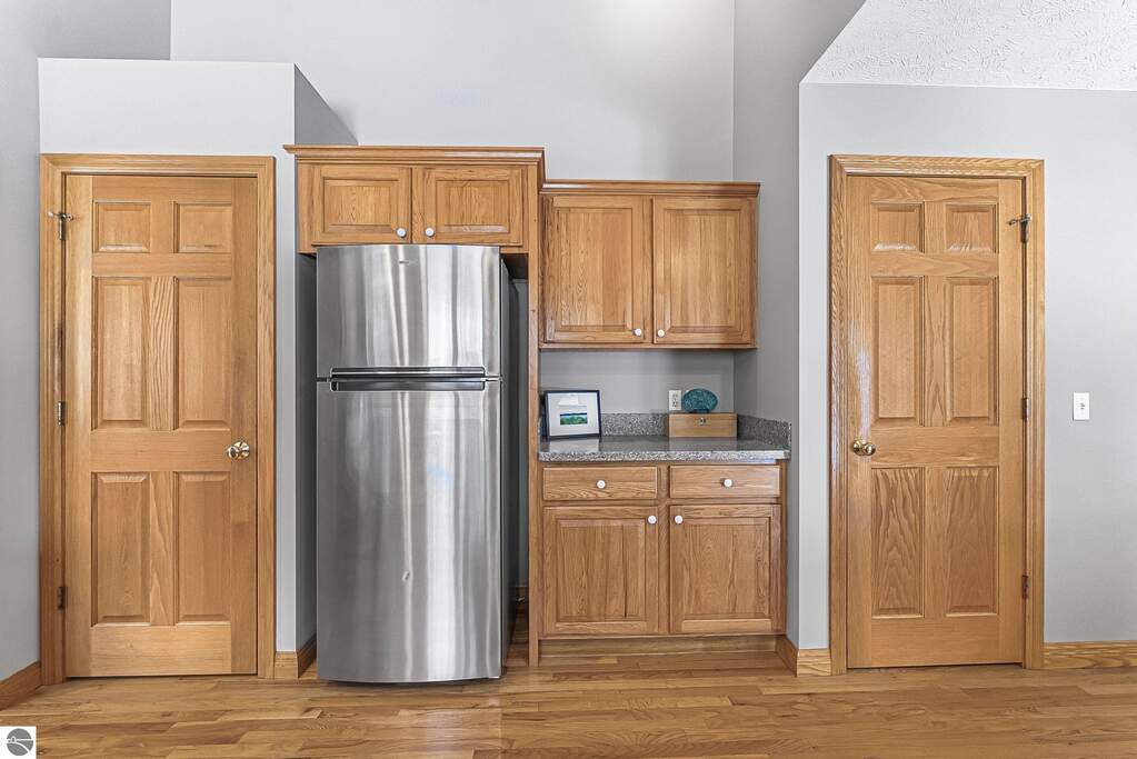 4 Bedroom Single Family Home/House's Image 4