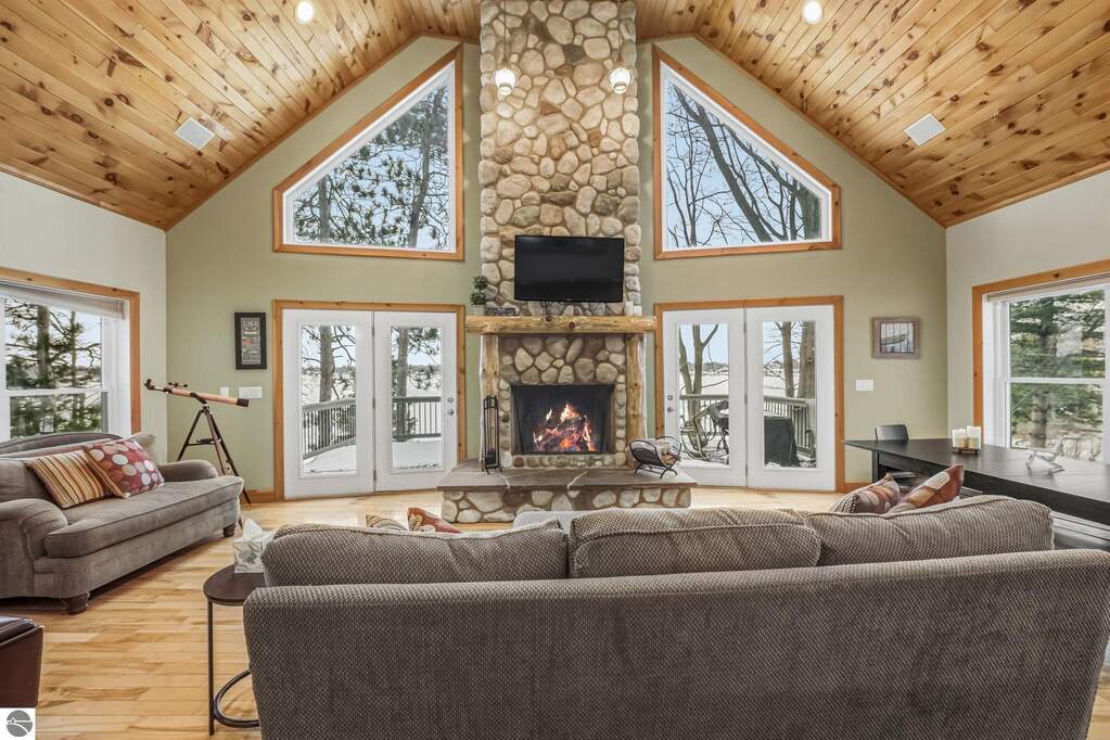 4 Bedroom Single Family Home/House's Image 22