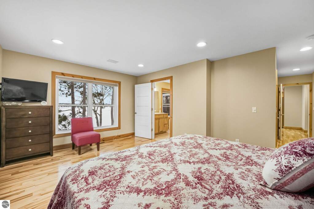 4 Bedroom Single Family Home/House's Image 33