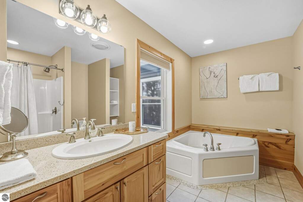 4 Bedroom Single Family Home/House's Image 35