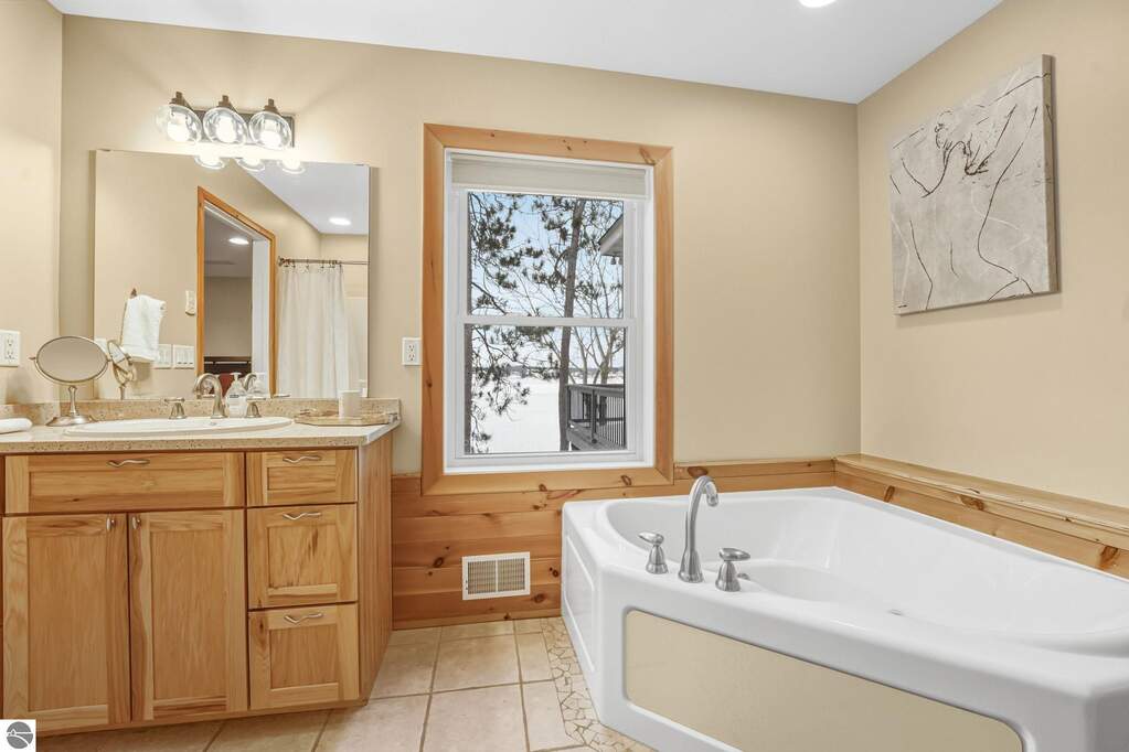 4 Bedroom Single Family Home/House's Image 37