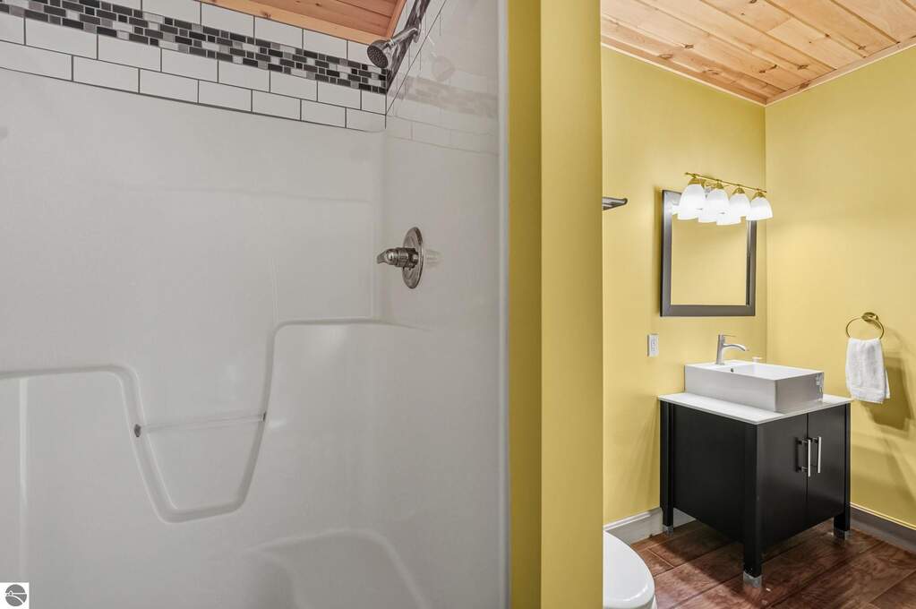 4 Bedroom Single Family Home/House's Image 46