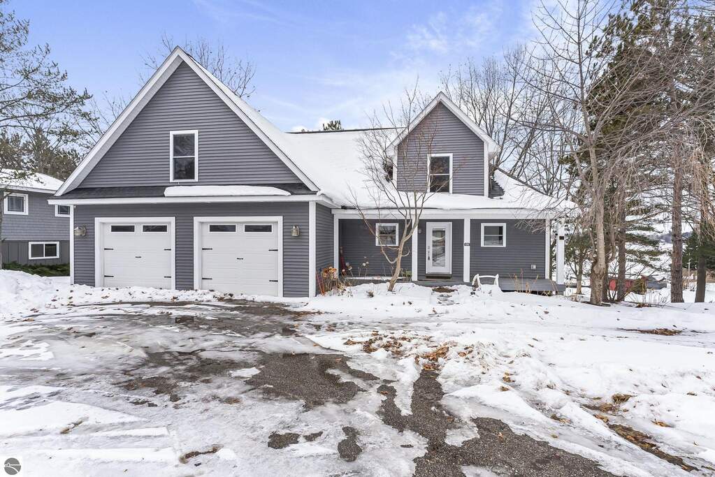 4 Bedroom Single Family Home/House's Image 81