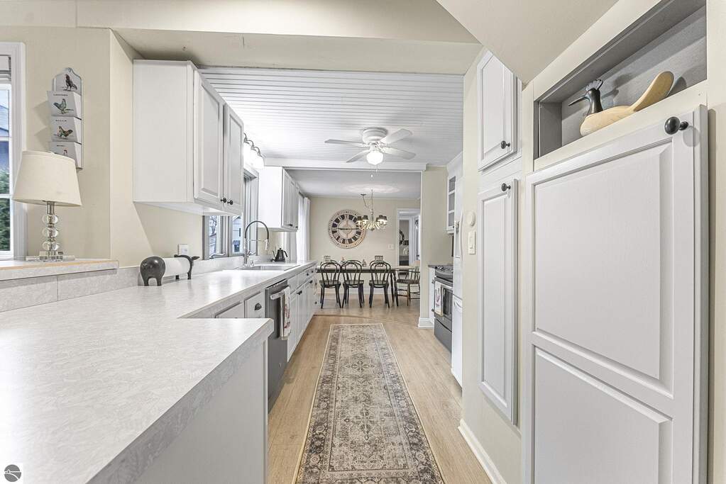 4 Bedroom Single Family Home/House's Image 16