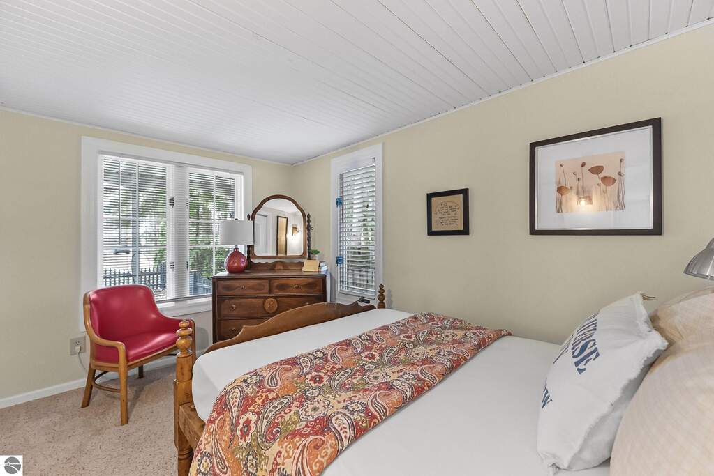 4 Bedroom Single Family Home/House's Image 25