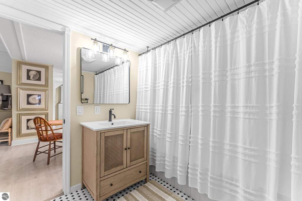 4 Bedroom Single Family Home/House's Image 29
