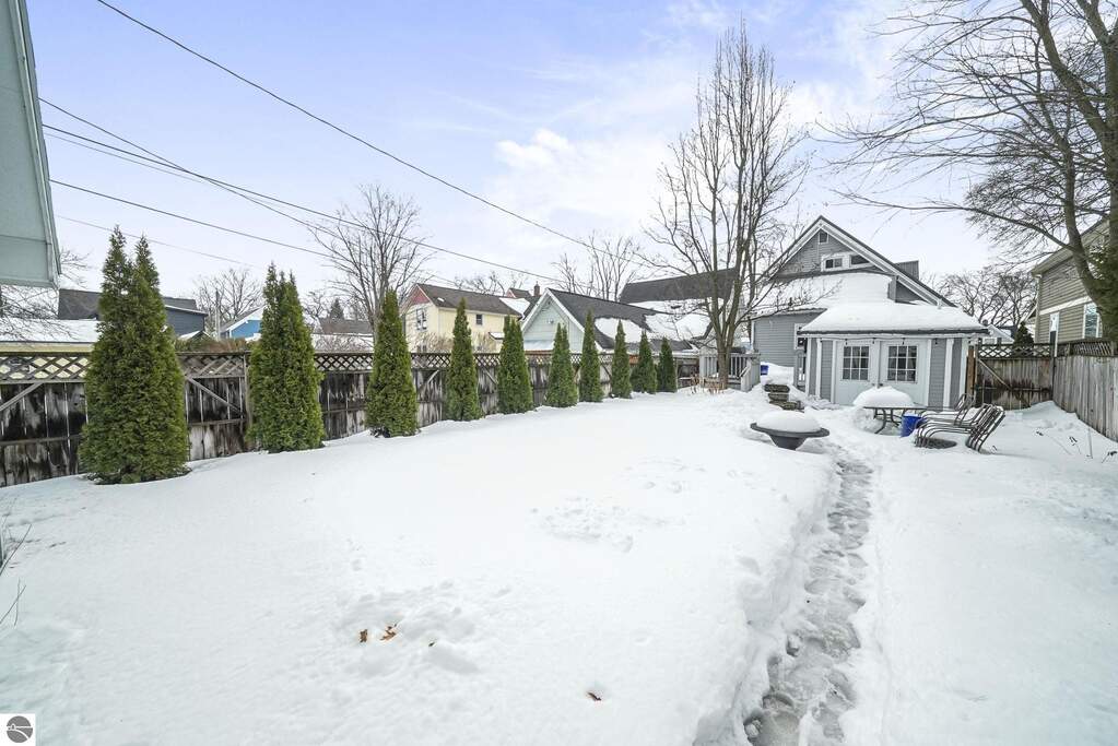 3 Bedroom Single Family Home/House's Image 27