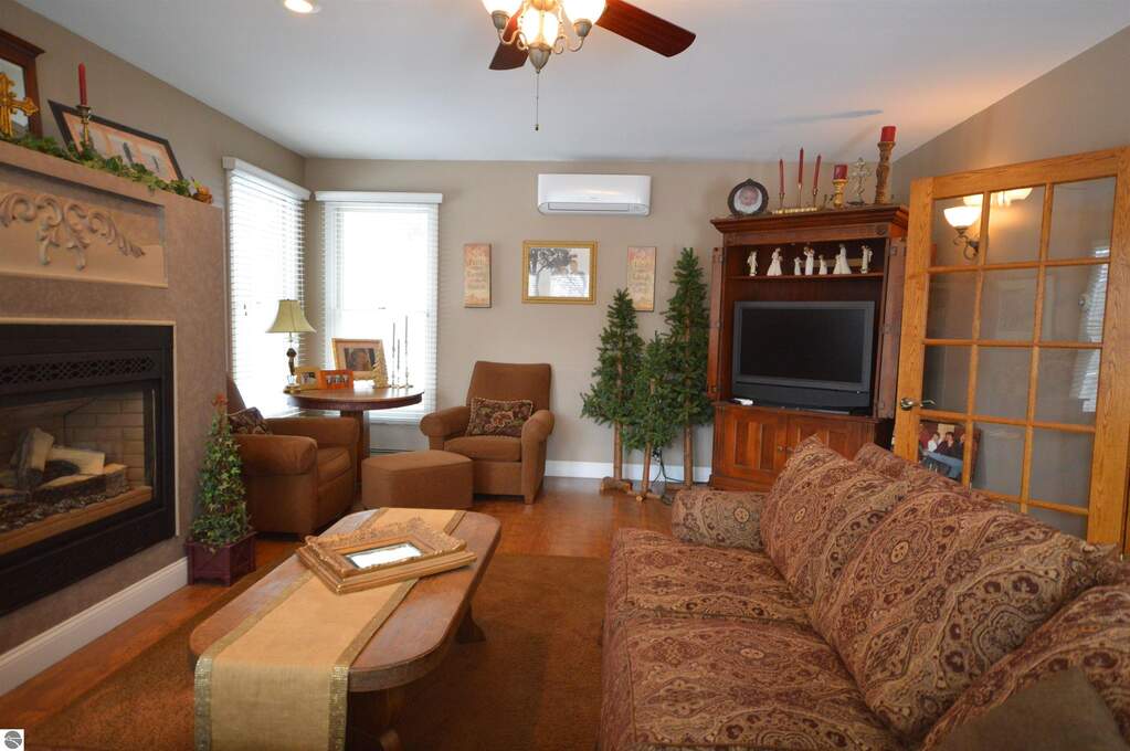 4 Bedroom Single Family Home/House's Image 13