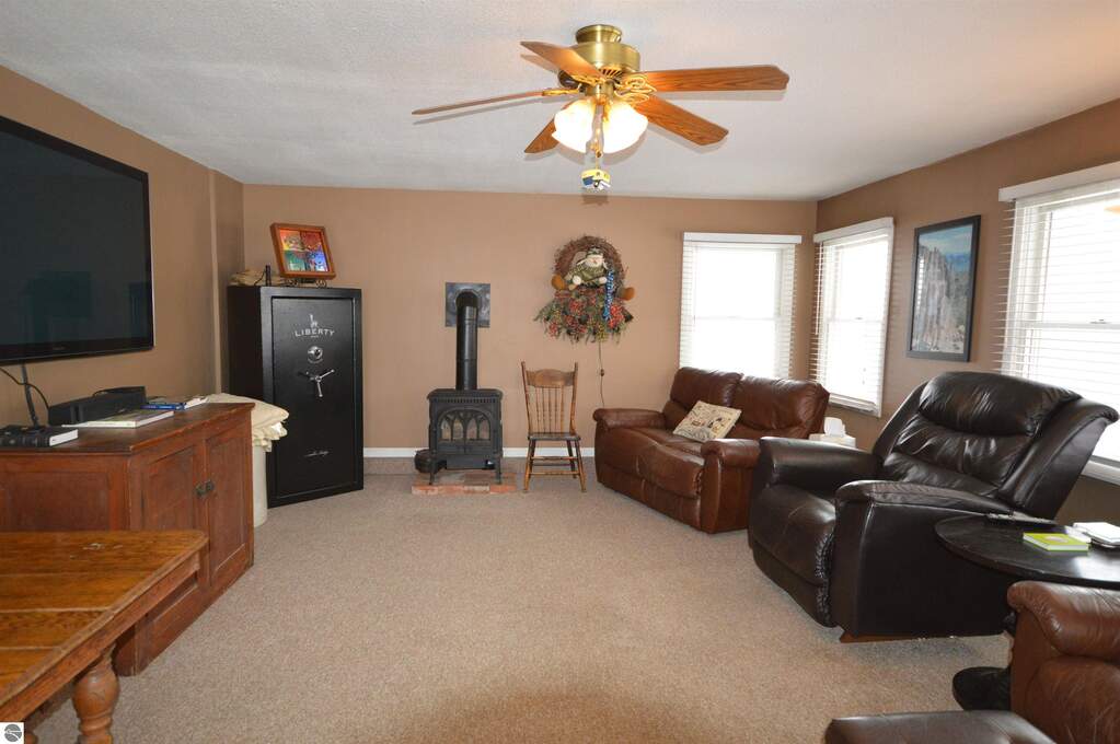 4 Bedroom Single Family Home/House's Image 14
