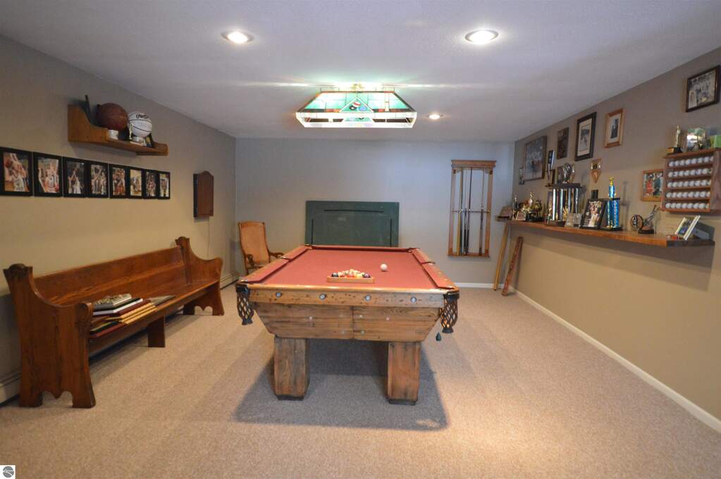 4 Bedroom Single Family Home/House's Image 15