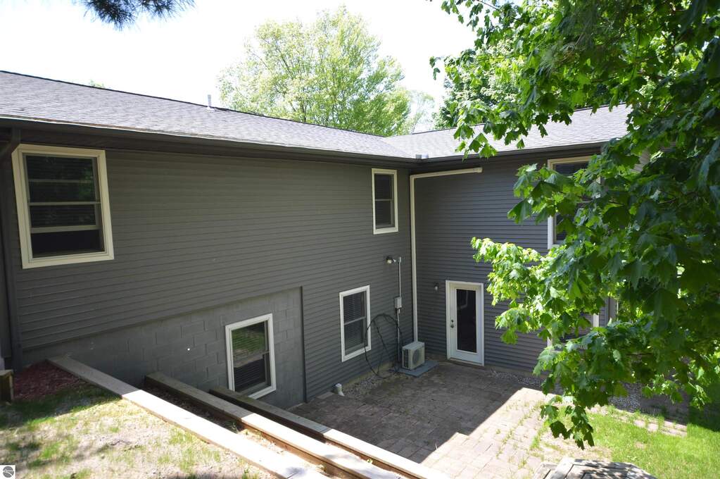 4 Bedroom Single Family Home/House's Image 29