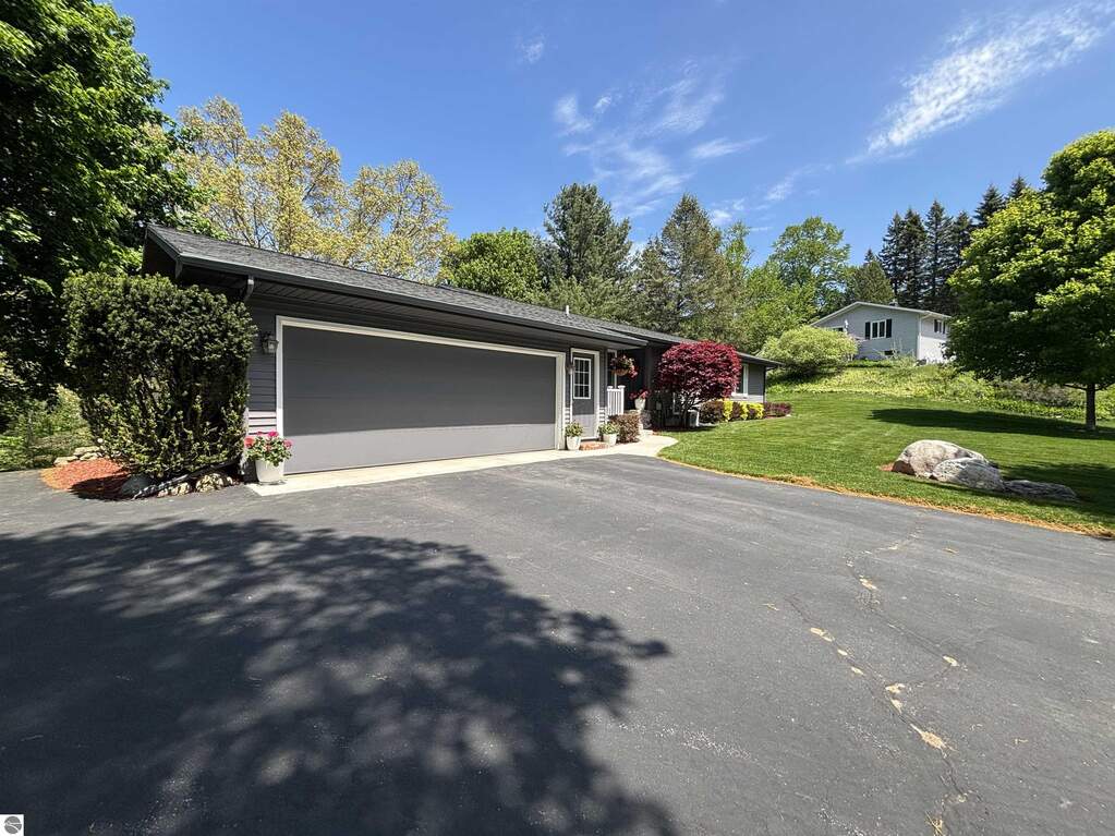 4 Bedroom Single Family Home/House's Image 35
