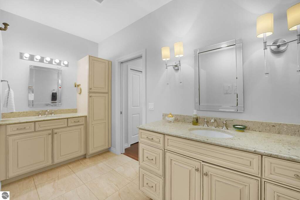 3 Bedroom Apartment/Flat's Image 34