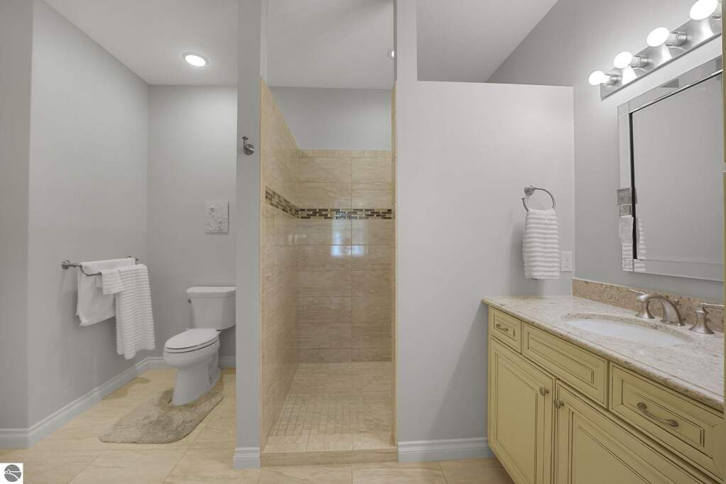 3 Bedroom Apartment/Flat's Image 37