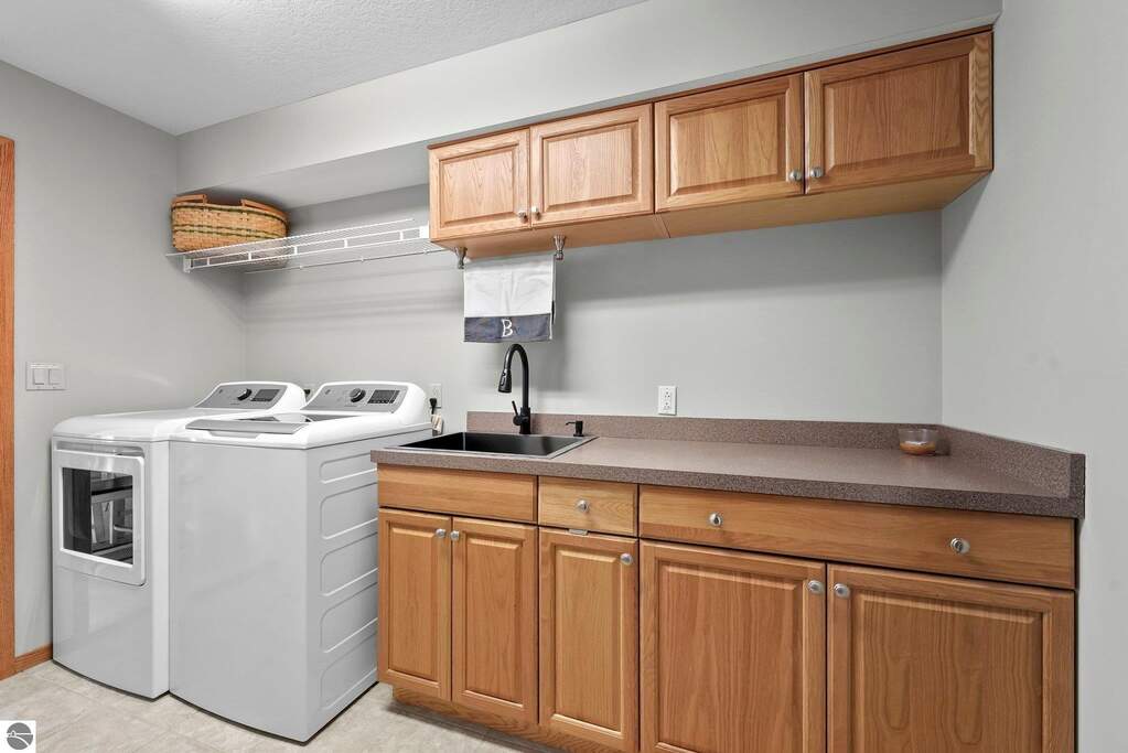 3 Bedroom Single Family Home/House's Image 28