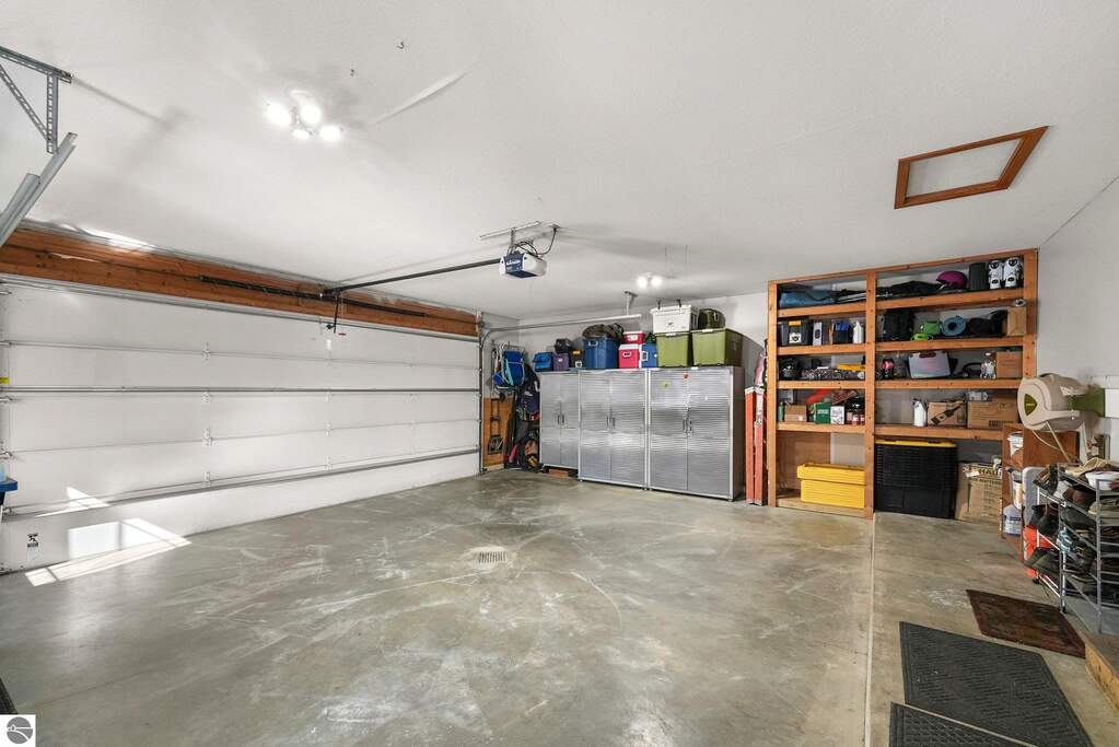 3 Bedroom Single Family Home/House's Image 32
