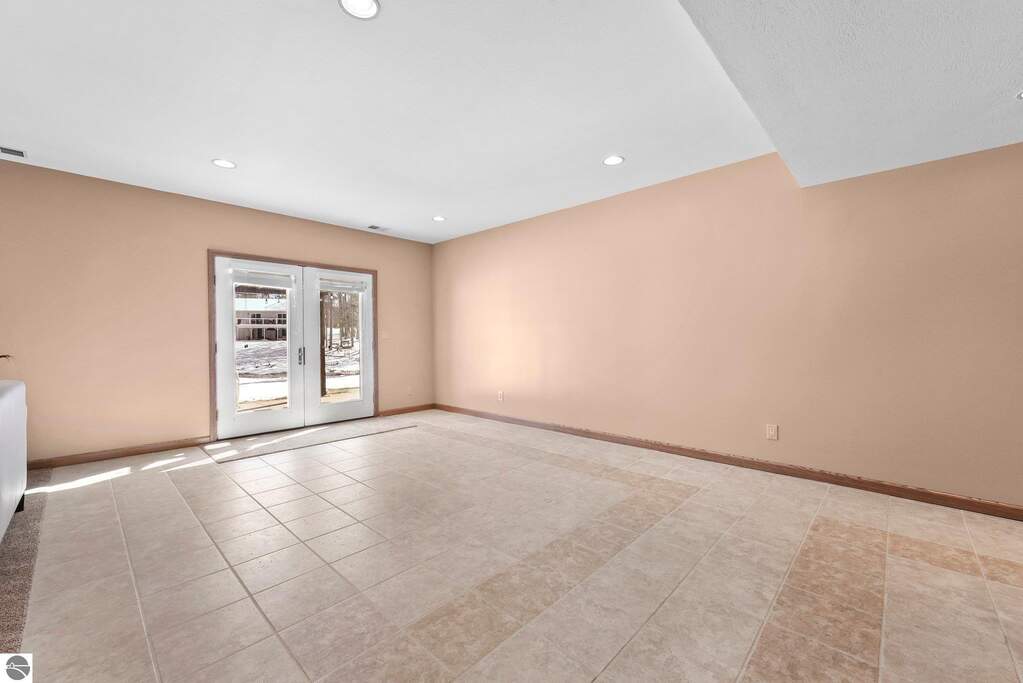 3 Bedroom Single Family Home/House's Image 37