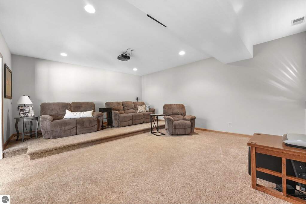 3 Bedroom Single Family Home/House's Image 39
