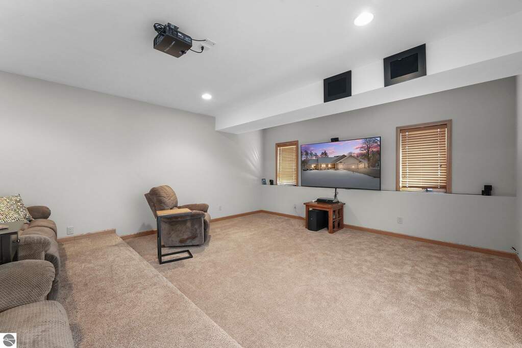 3 Bedroom Single Family Home/House's Image 40