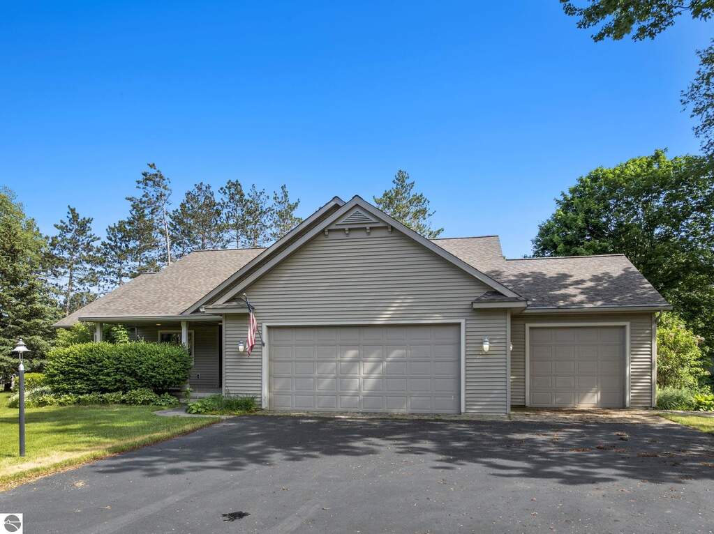 3 Bedroom Single Family Home/House's Image 63