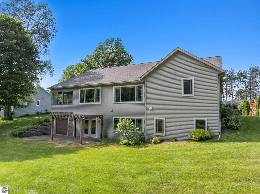 3 Bedroom Single Family Home/House's Image 70