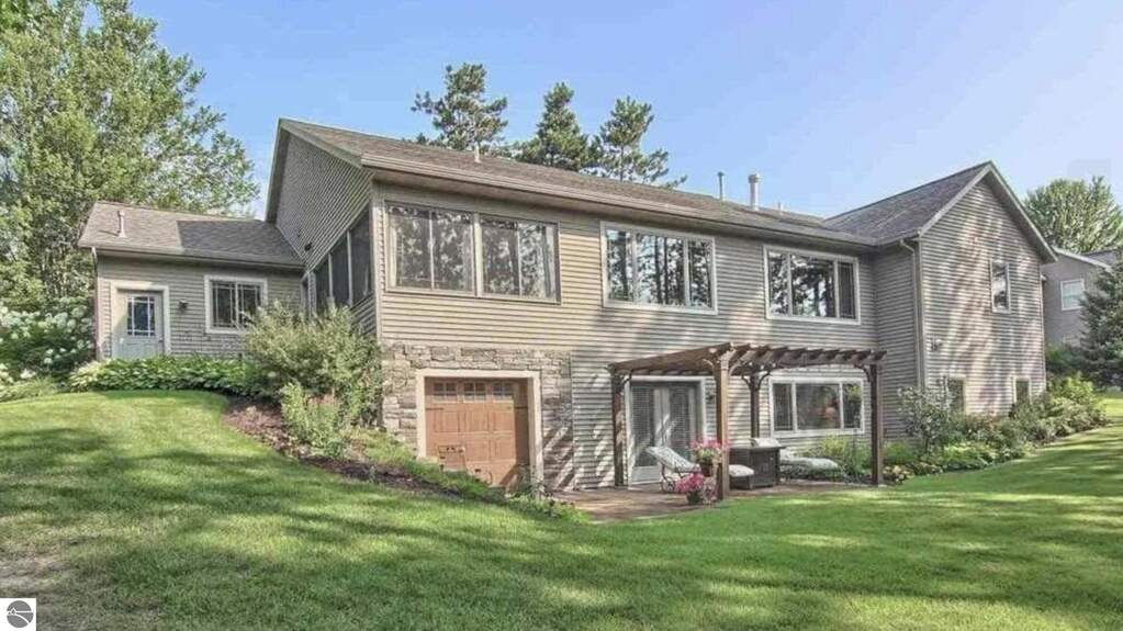 3 Bedroom Single Family Home/House's Image 72