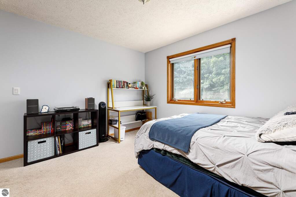 5 Bedroom Single Family Home/House's Image 21
