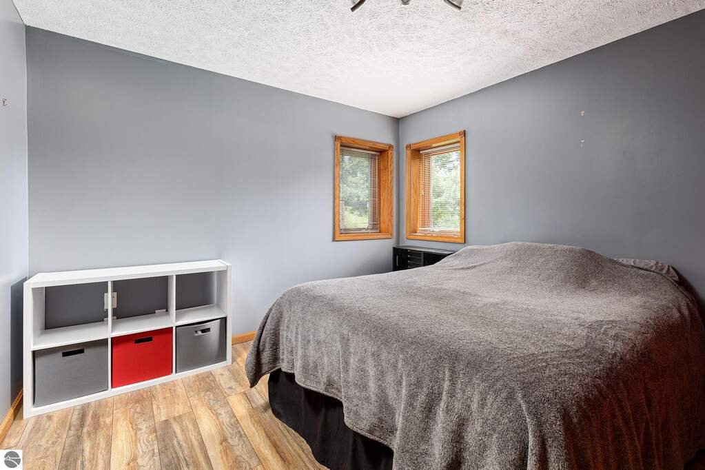 5 Bedroom Single Family Home/House's Image 23