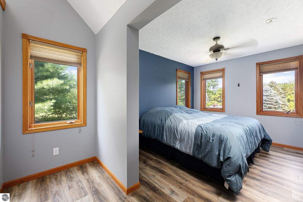 5 Bedroom Single Family Home/House's Image 28