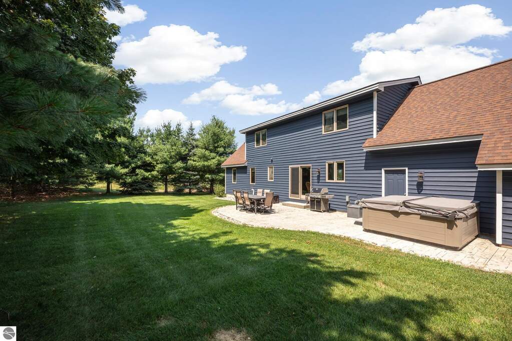 5 Bedroom Single Family Home/House's Image 39