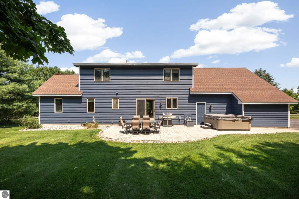 5 Bedroom Single Family Home/House's Image 41