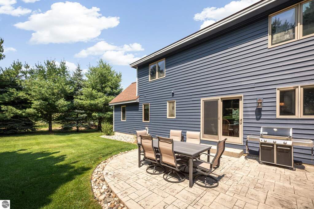 5 Bedroom Single Family Home/House's Image 42