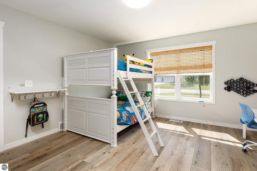 5 Bedroom Single Family Home/House's Image 16