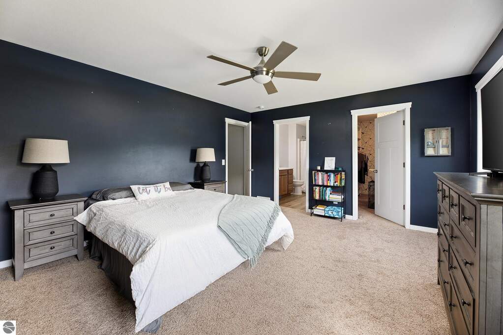 5 Bedroom Single Family Home/House's Image 21
