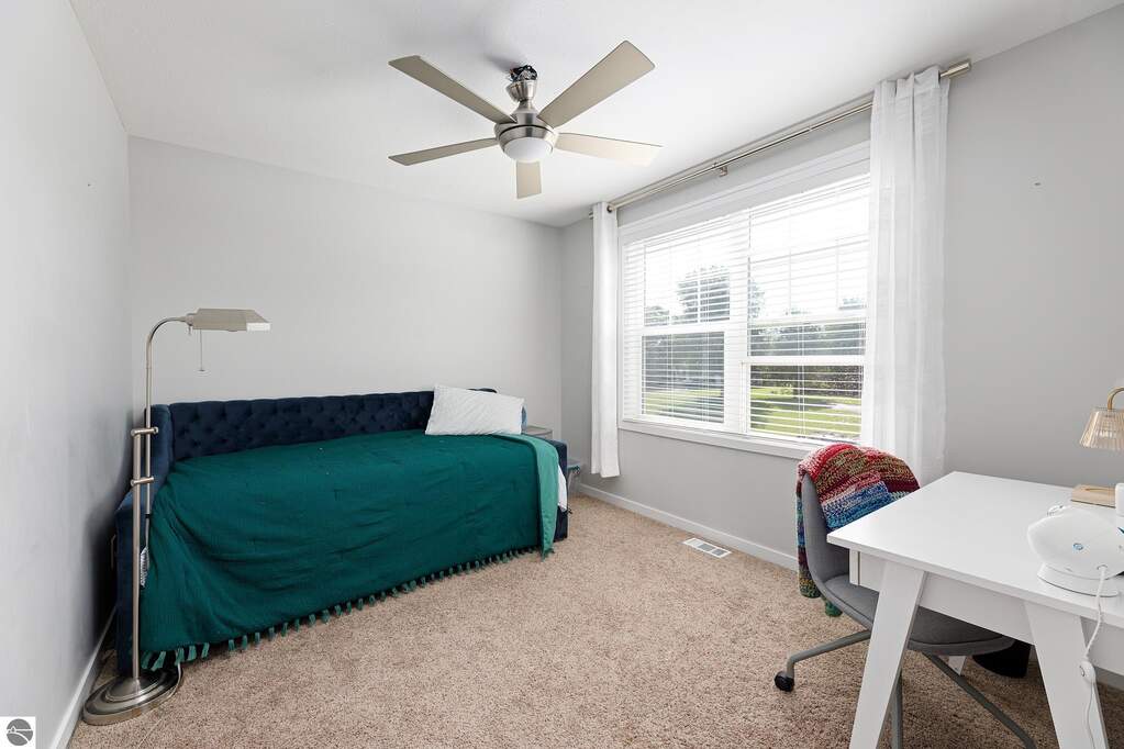 5 Bedroom Single Family Home/House's Image 28