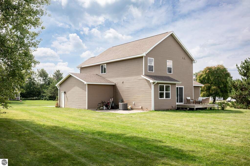 5 Bedroom Single Family Home/House's Image 38