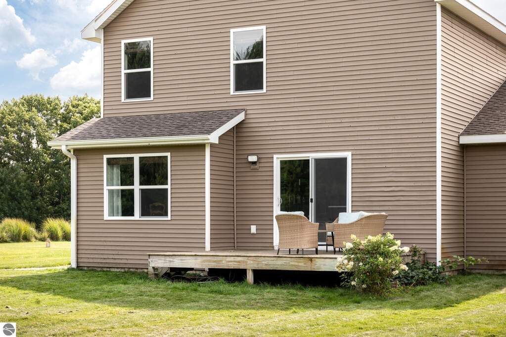5 Bedroom Single Family Home/House's Image 41