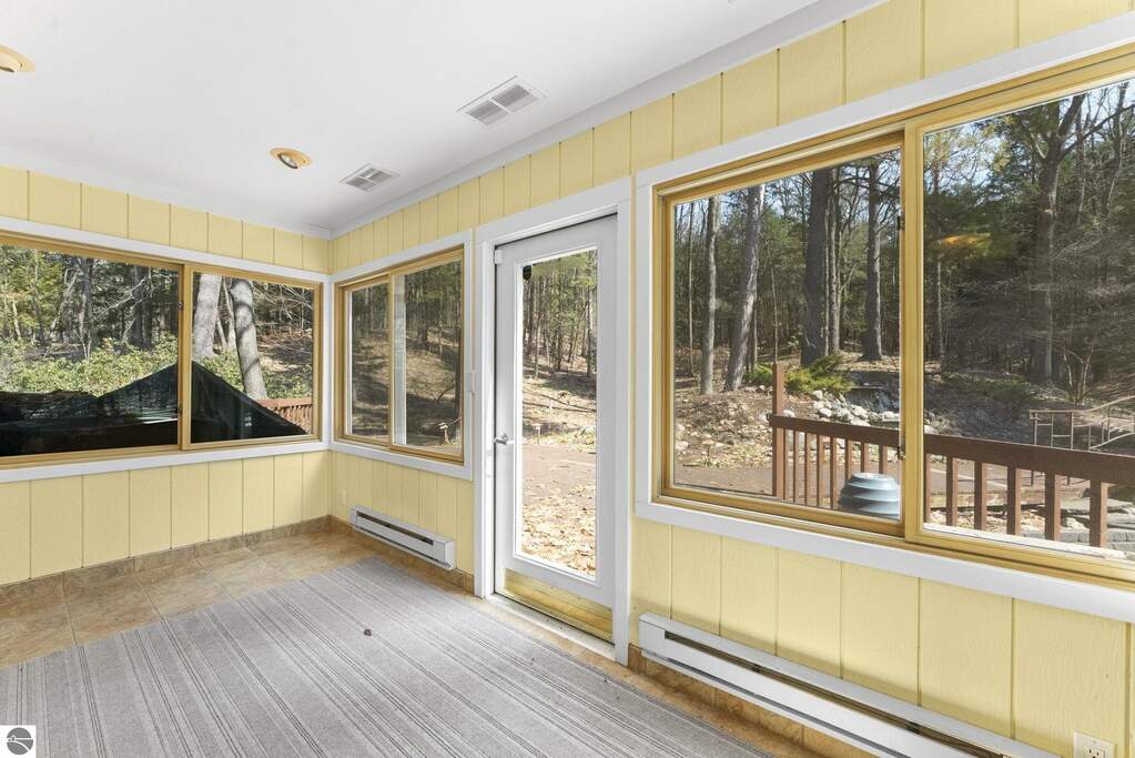 3 Bedroom Single Family Home/House's Image 16