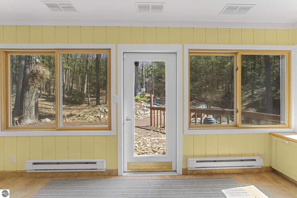 3 Bedroom Single Family Home/House's Image 17