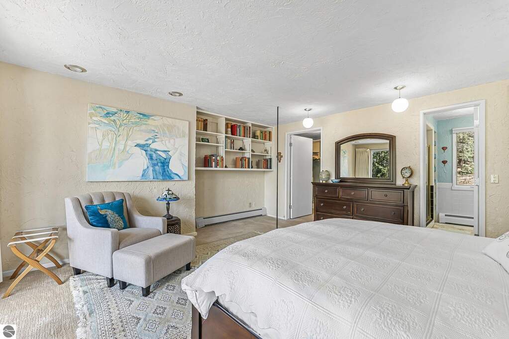 3 Bedroom Single Family Home/House's Image 48
