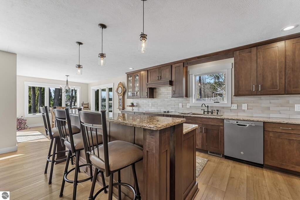 4 Bedroom Single Family Home/House's Image 13