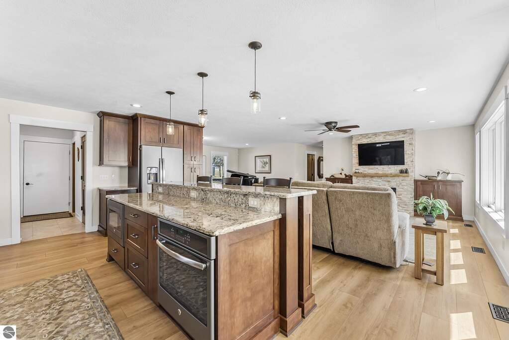 4 Bedroom Single Family Home/House's Image 15