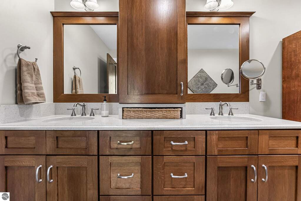 4 Bedroom Single Family Home/House's Image 33