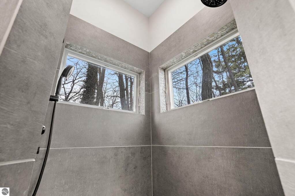 3 Bedroom Single Family Home/House's Image 37