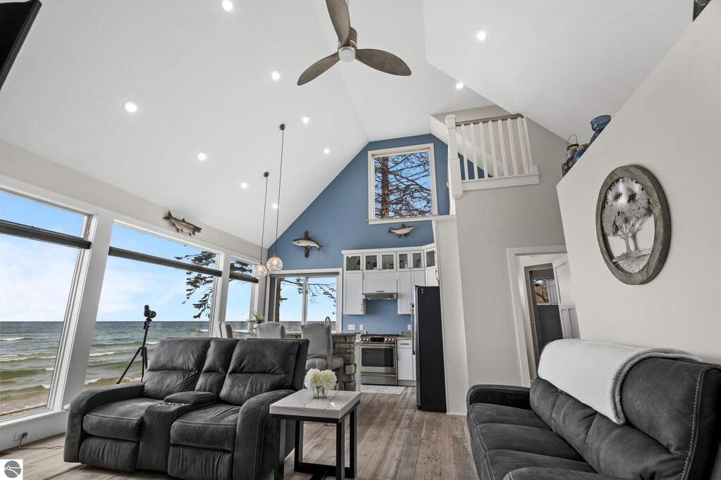 3 Bedroom Single Family Home/House's Image 38